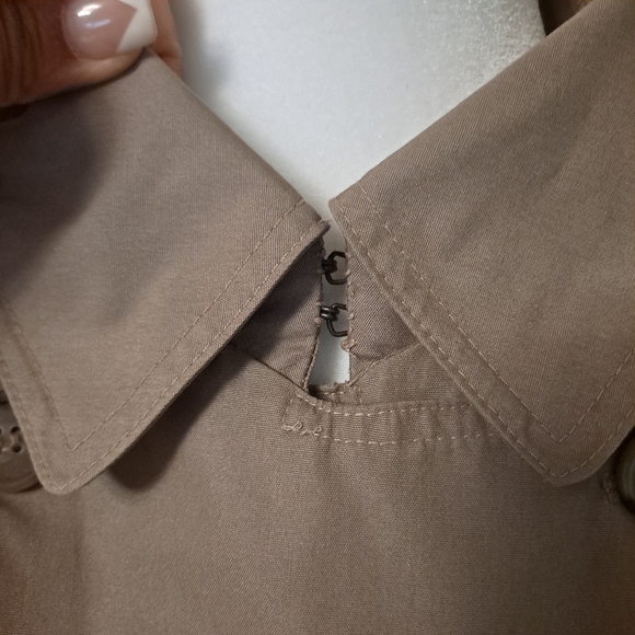 London Towne trench coat - Picture 10 of 12